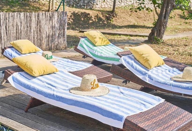 تختخواب و صبحانه Villa La Gitana