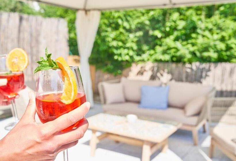 تختخواب و صبحانه Villa La Gitana