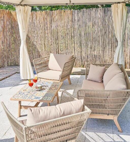 تختخواب و صبحانه Villa La Gitana