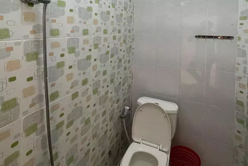 Hotelli Valencia Homestay Redpartner