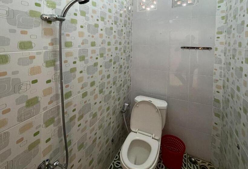 فندق Valencia Homestay Redpartner