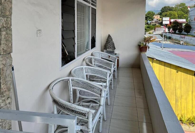 فندق Valencia Homestay Redpartner