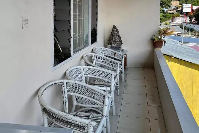 Hotelli Valencia Homestay Redpartner