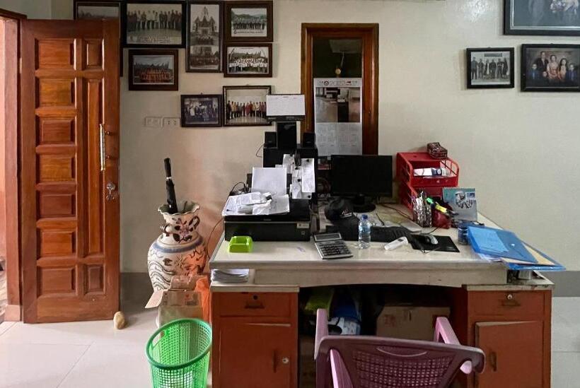 فندق Valencia Homestay Redpartner