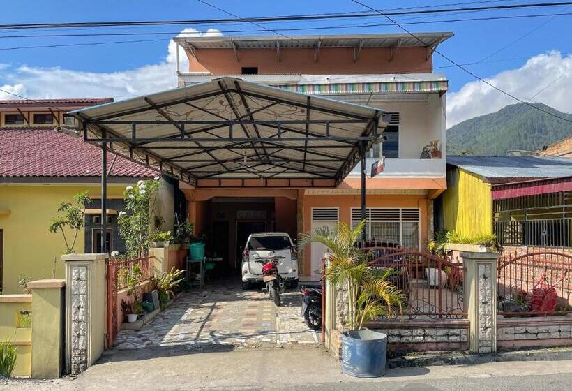 فندق Valencia Homestay Redpartner