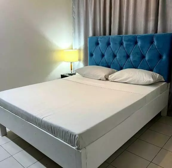 پانسیون Luxecara Guest House