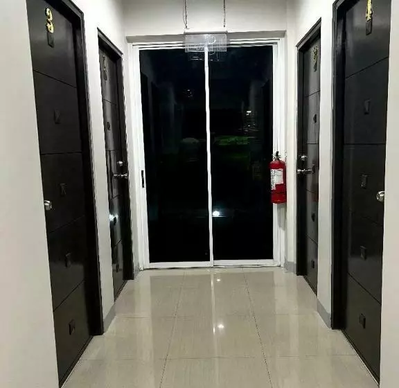 پانسیون Luxecara Guest House