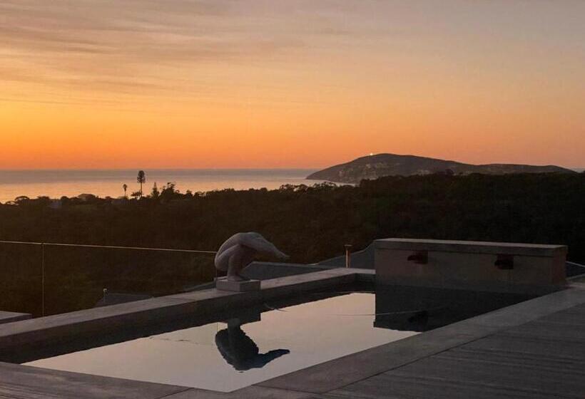 Пансион Zachtours House In Plett