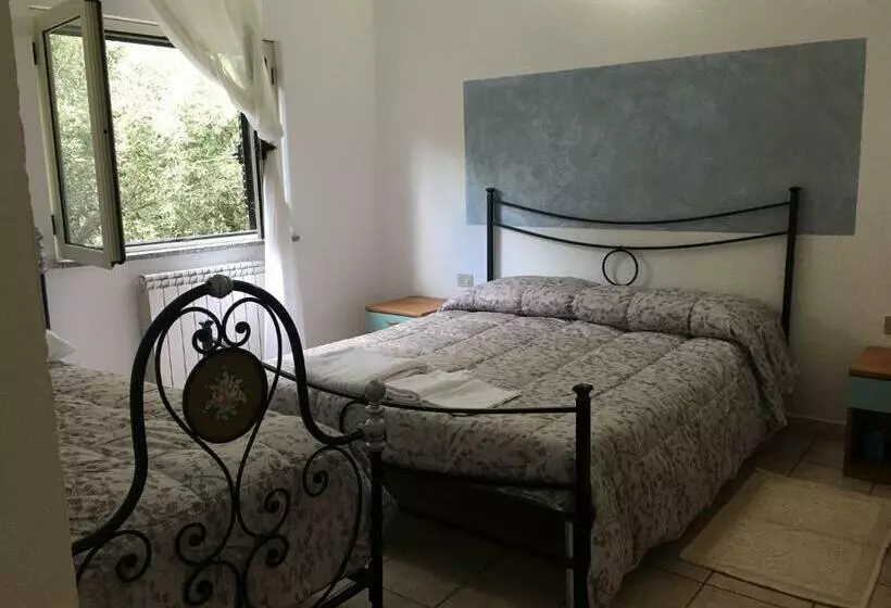 ホテル Azienda Agrituristica S Argalasi   B&b   Affittacamere Loc S Argalasi Austis