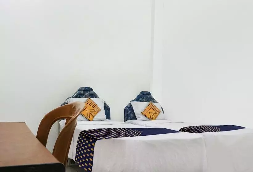 Spot On 91212 Hotel Kelimutu