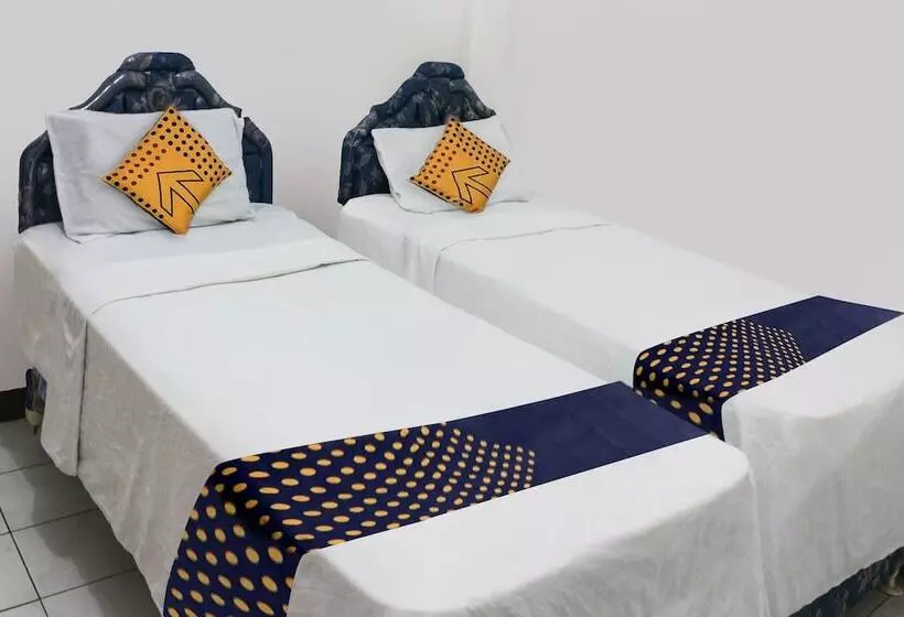 Spot On 91212 Hotel Kelimutu