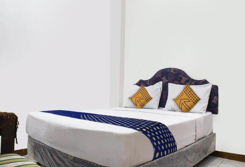 Spot On 91212 Hotel Kelimutu