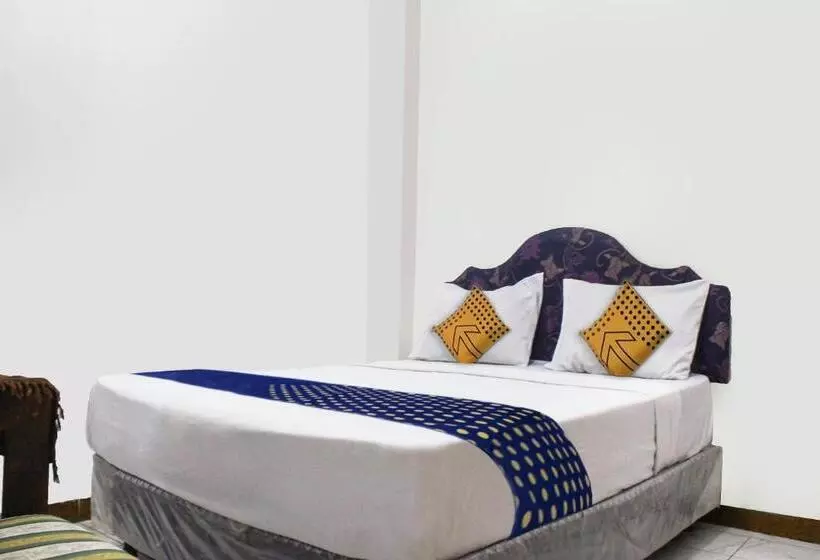 Spot On 91212 Hotel Kelimutu