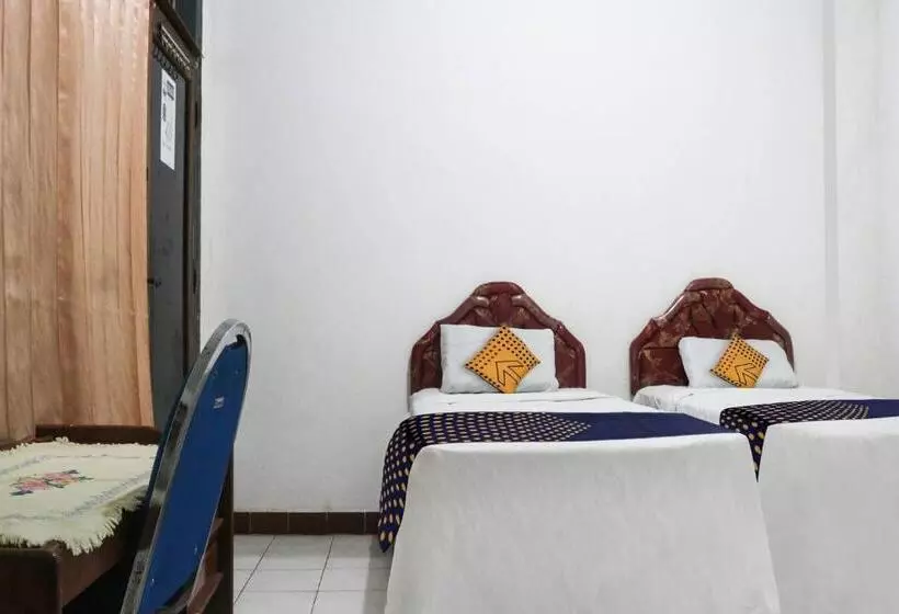 Spot On 91212 Hotel Kelimutu