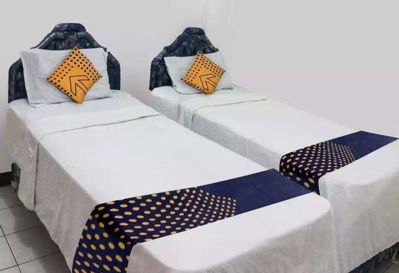 Spot On 91212 Hotel Kelimutu