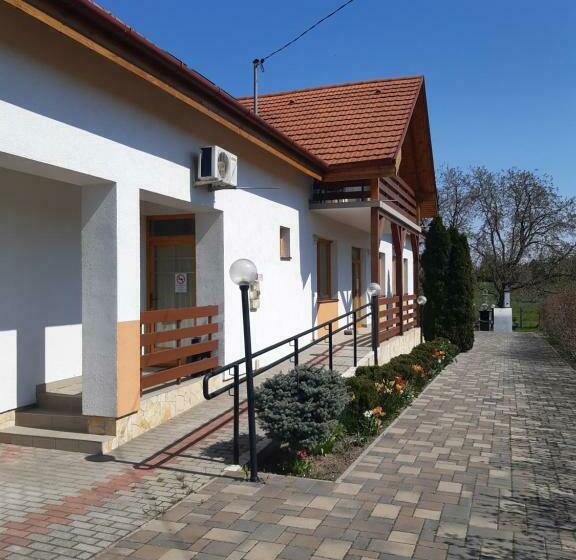 Pensjonat üveghíd Vendégház