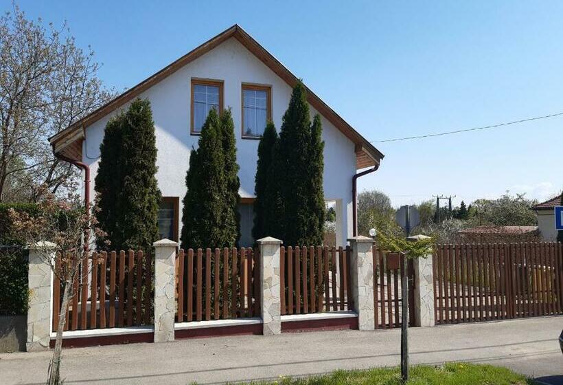 Pensjonat üveghíd Vendégház