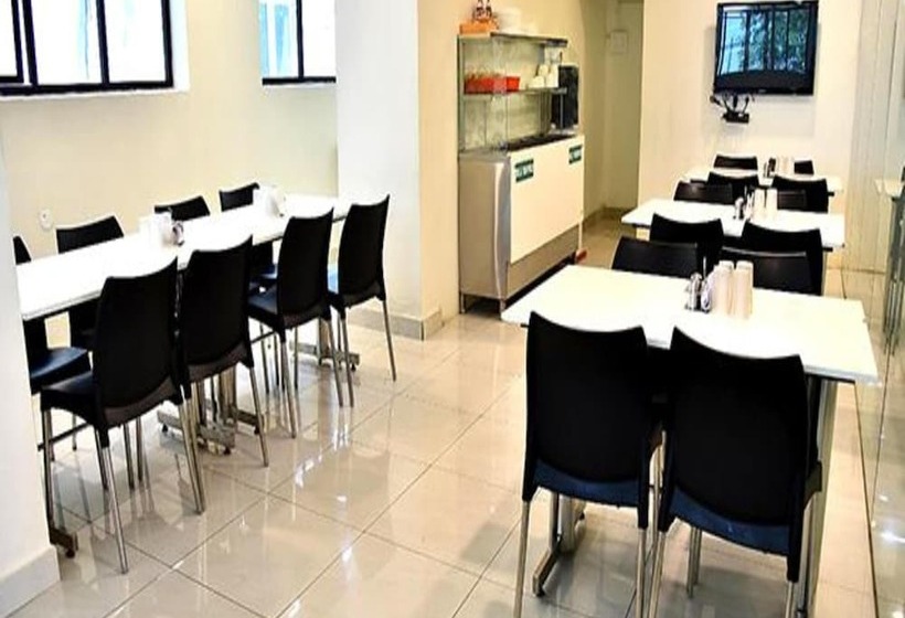 בית מלון כפרי Fab Eminent Suites