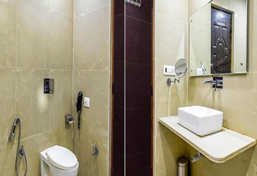 בית מלון כפרי Fab Eminent Suites