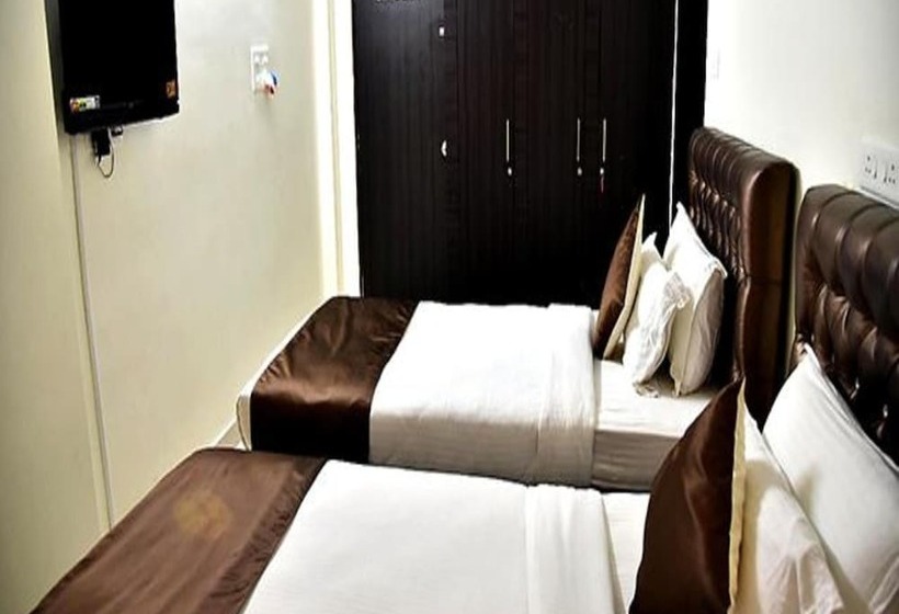 בית מלון כפרי Fab Eminent Suites