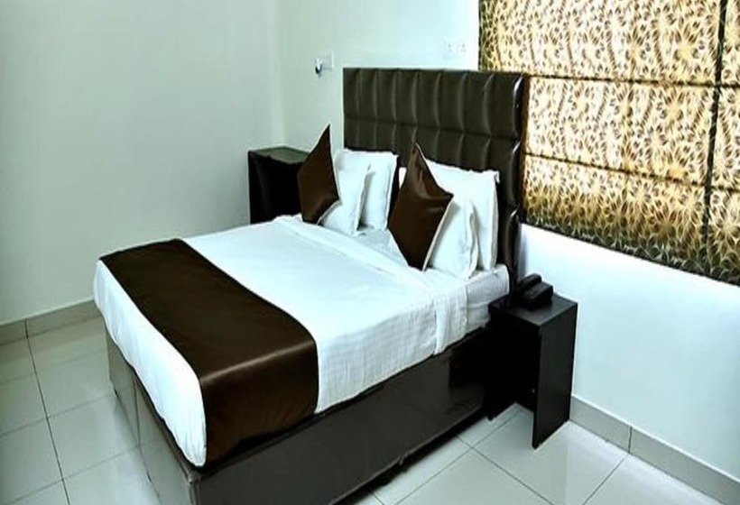 בית מלון כפרי Fab Eminent Suites