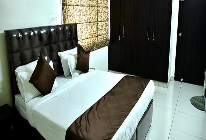 בית מלון כפרי Fab Eminent Suites