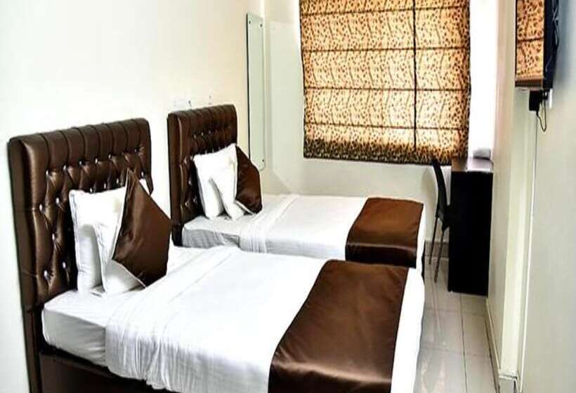 בית מלון כפרי Fab Eminent Suites