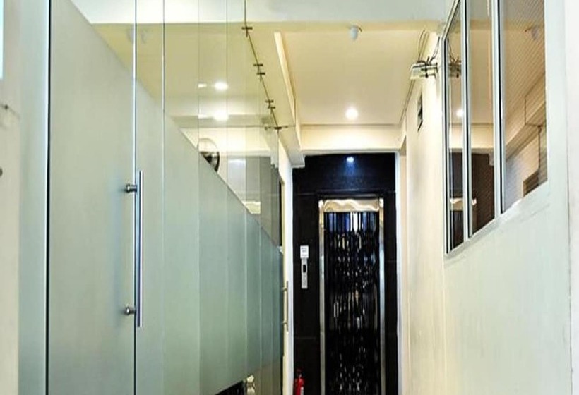 בית מלון כפרי Fab Eminent Suites