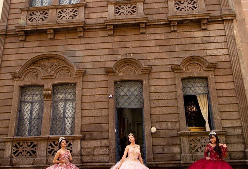 پانسیون Petit Hostel