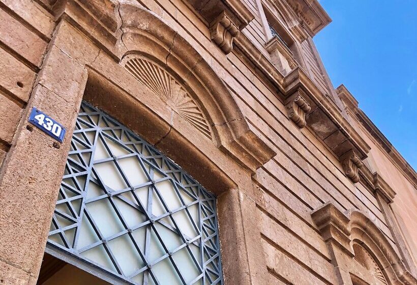 پانسیون Petit Hostel