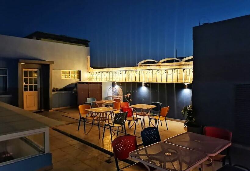 پانسیون Petit Hostel