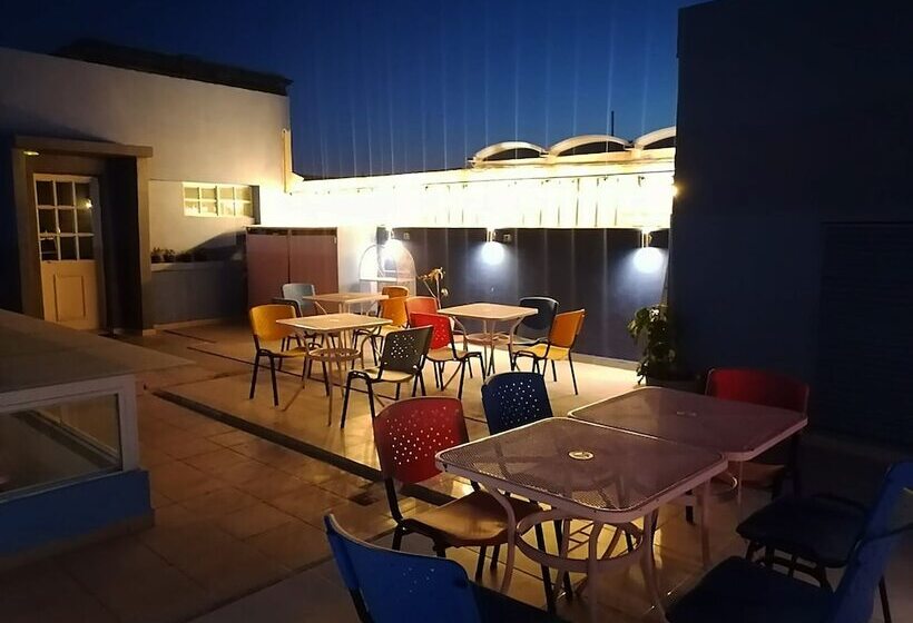 پانسیون Petit Hostel