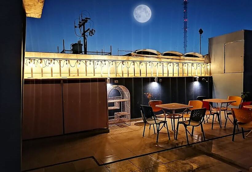 پانسیون Petit Hostel