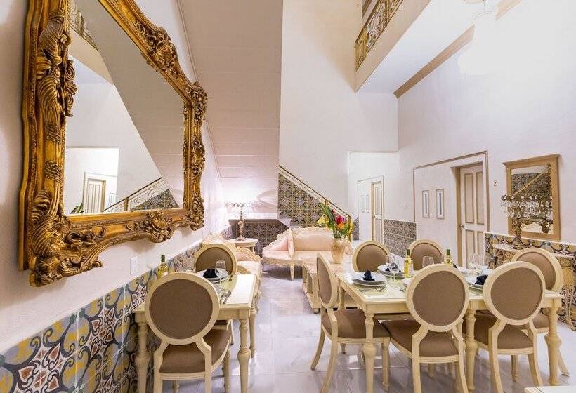 پانسیون Petit Hostel