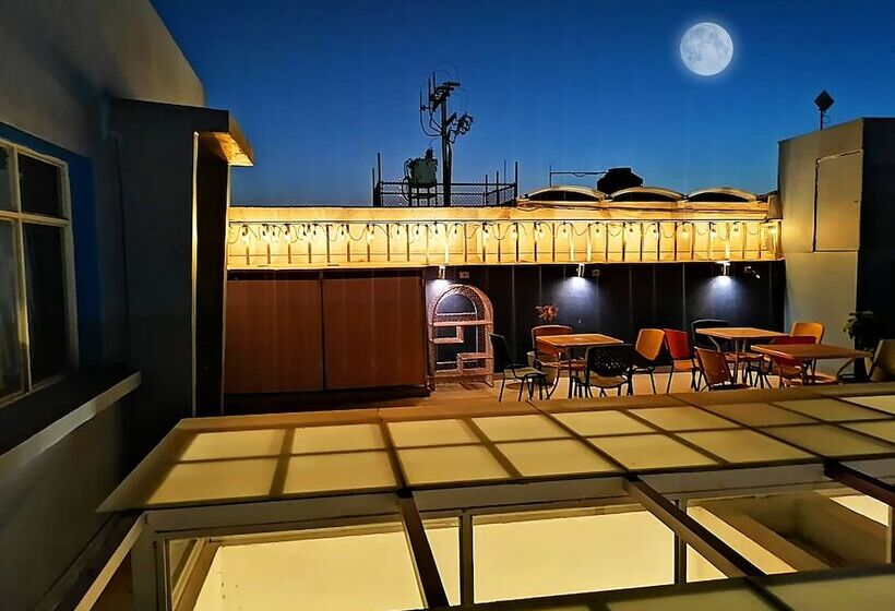 پانسیون Petit Hostel