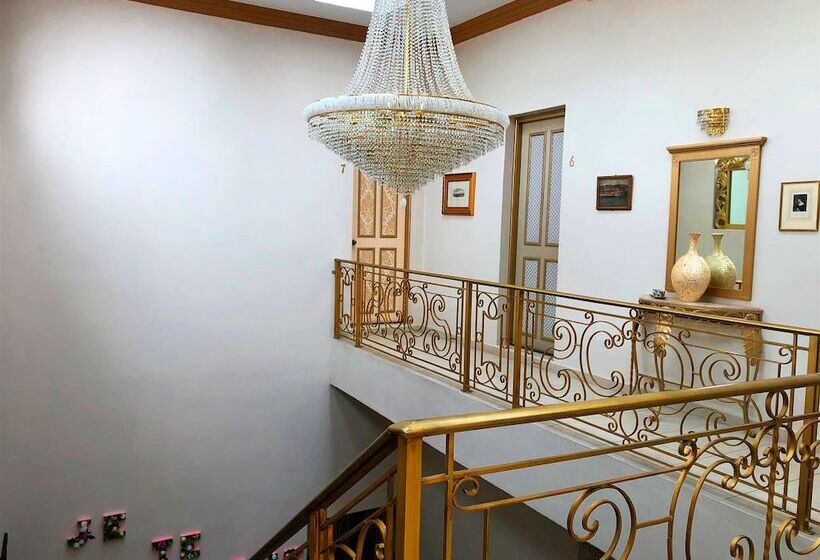 پانسیون Petit Hostel