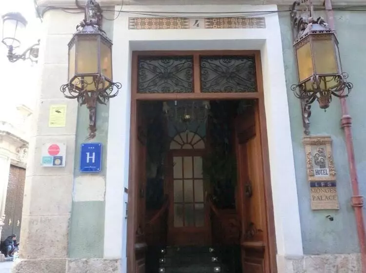 여관 Les Monges Palace Boutique