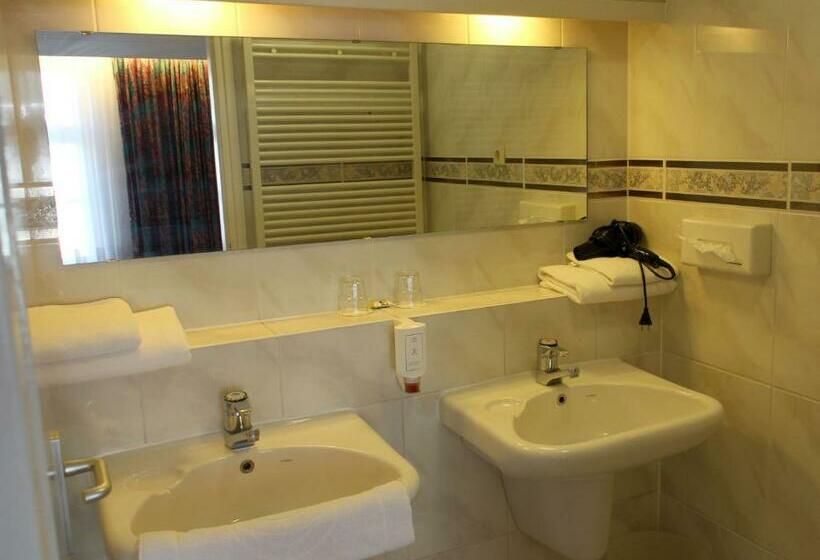 Square Boutique Hotel & Brasserie