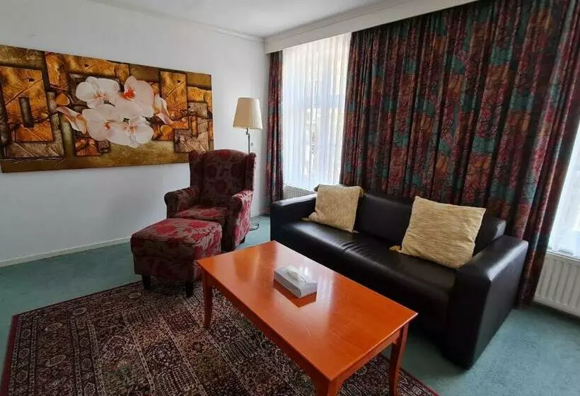 Square Boutique Hotel & Brasserie