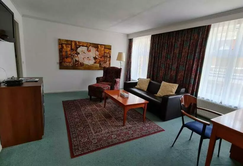 Square Boutique Hotel & Brasserie