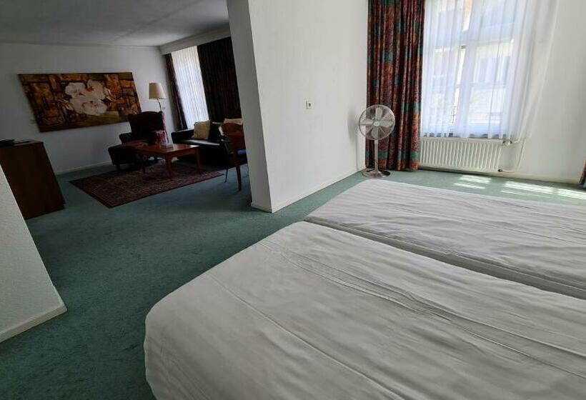 Square Boutique Hotel & Brasserie