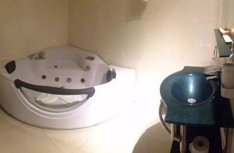 Отель Helin Aeroport Craiova