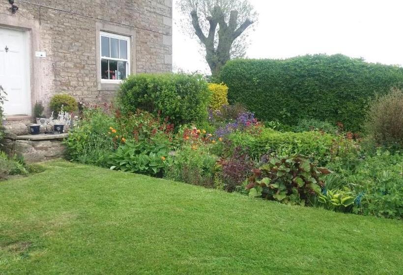 ホテル Lily Hill Farm