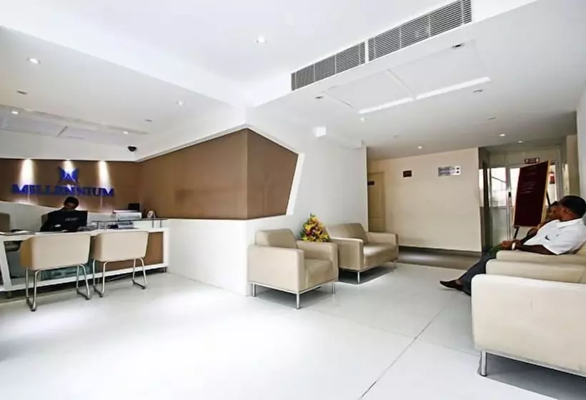 ホテル Millennium Continental