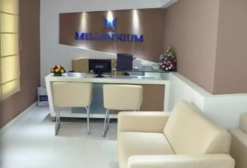 ホテル Millennium Continental