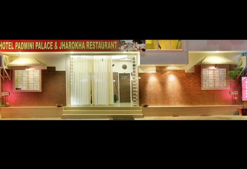 בית מלון כפרי Padmini Palace
