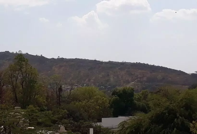 Отель Padmini Palace