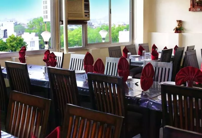 Отель Padmini Palace