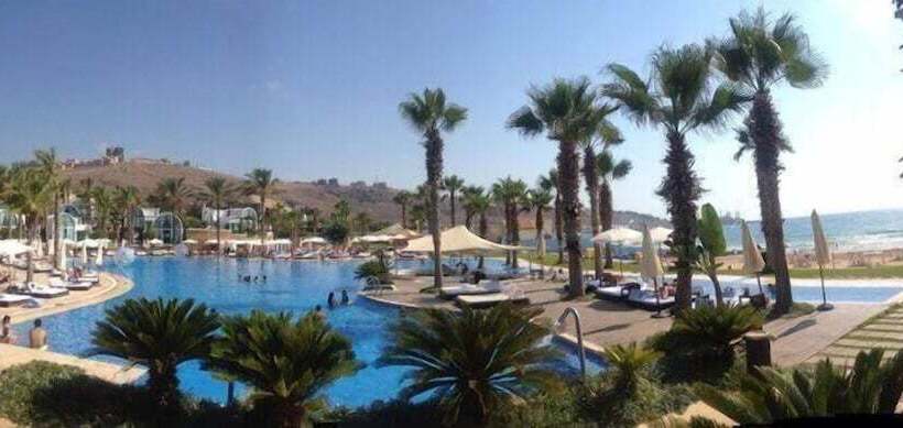 هتل Pangea Beach Resort