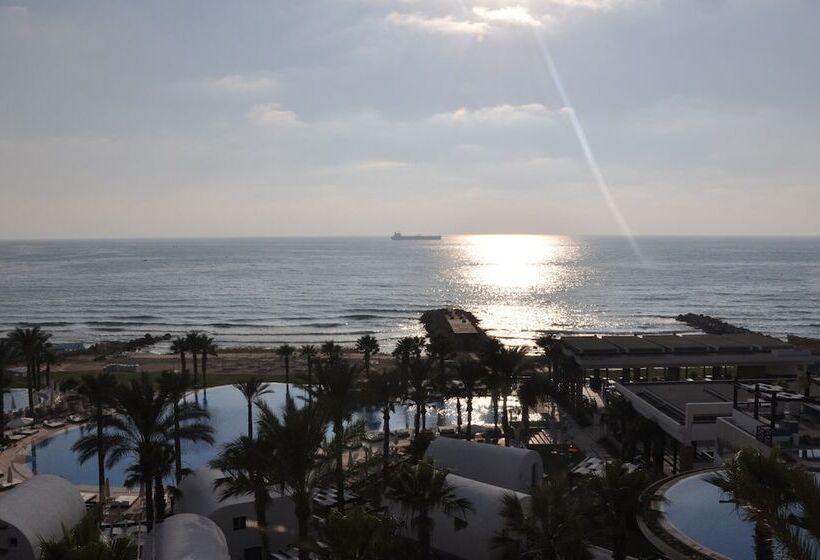 هتل Pangea Beach Resort